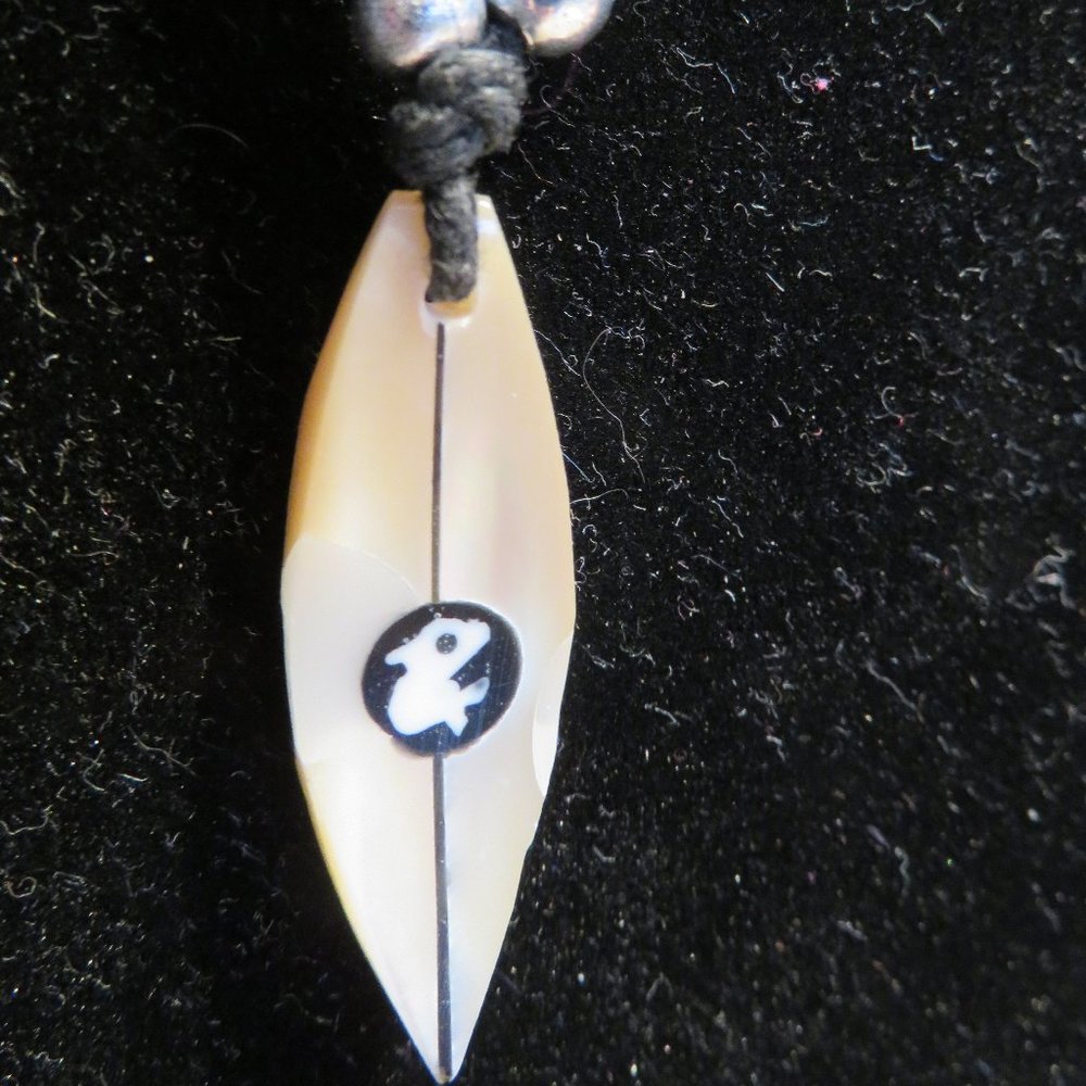 Vintage Shell Organic Pendant Necklace 15" (87J)